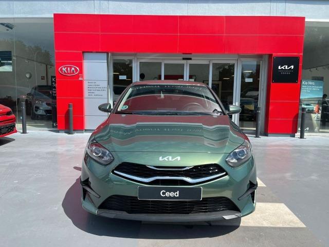 Kia Ceed 1.6 MHEV iMT 100kW 136CV Drive