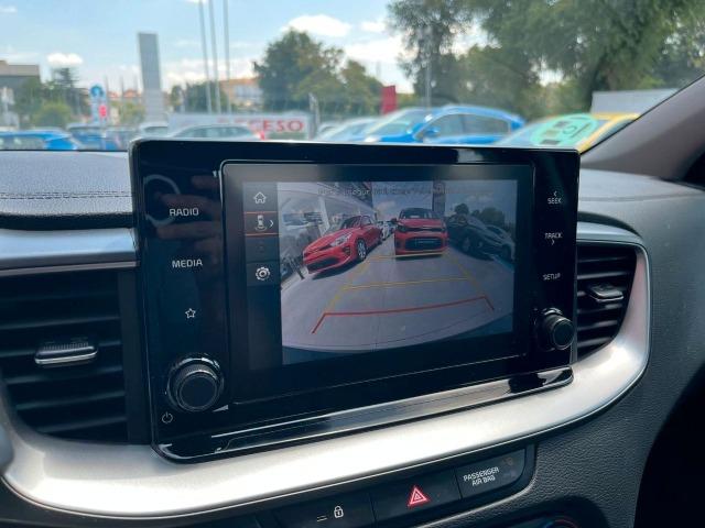 Kia Ceed 1.6 MHEV iMT 100kW 136CV Drive