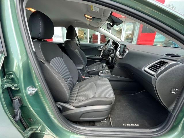 Kia Ceed 1.6 MHEV iMT 100kW 136CV Drive