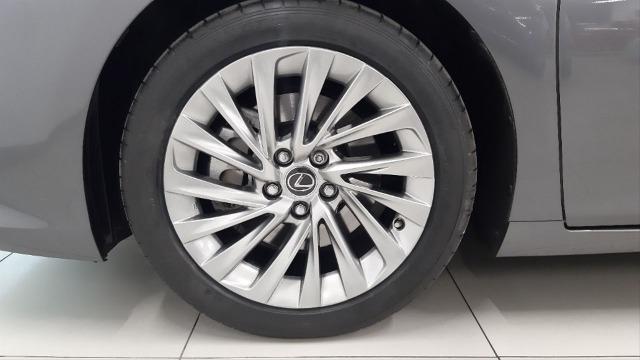 LEXUS Es 2.5 300h Executive