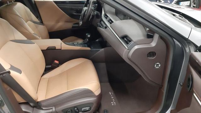 LEXUS Es 2.5 300h Executive