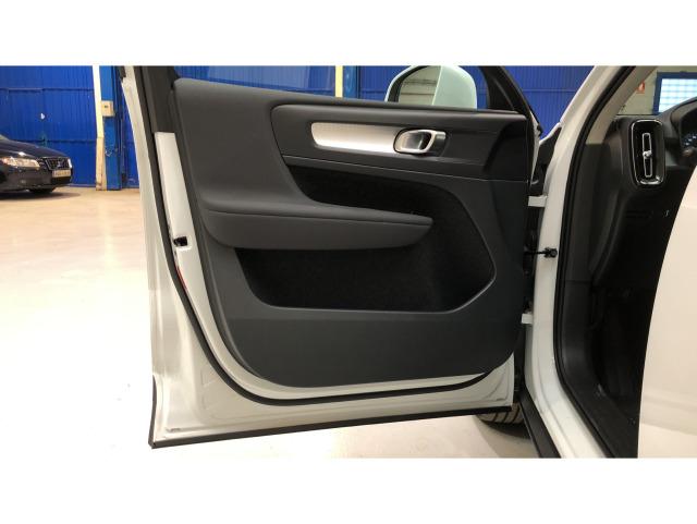 Volvo Xc40 T2 Momentum Pro Auto 95 kW (129 CV)