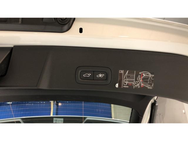 Volvo Xc40 T2 Momentum Pro Auto 95 kW (129 CV)