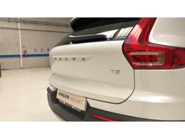 Volvo Xc40 T2 Momentum Pro Auto 95 kW (129 CV)