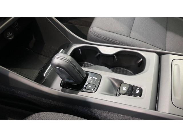 Volvo Xc40 T2 Momentum Pro Auto 95 kW (129 CV)