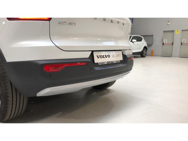 Volvo Xc40 T2 Momentum Pro Auto 95 kW (129 CV)