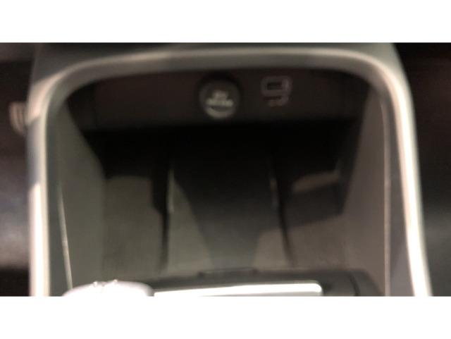 Volvo Xc40 T2 Momentum Pro Auto 95 kW (129 CV)