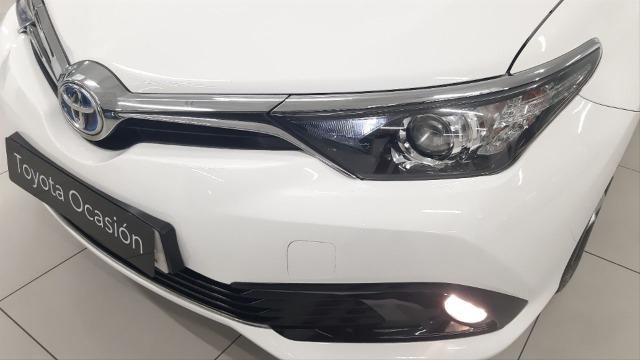 TOYOTA Auris 1.8 140H Hybrid Active