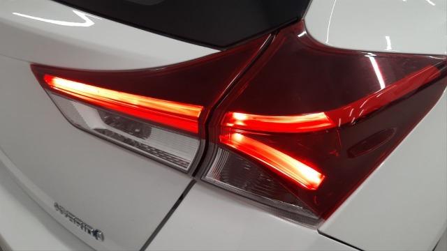 TOYOTA Auris 1.8 140H Hybrid Active