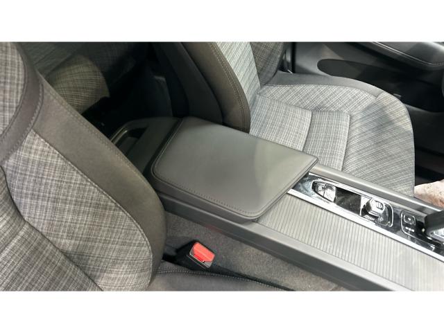 Volvo Xc60 T6 Recharge Core AWD Auto 257 kW (350 CV)