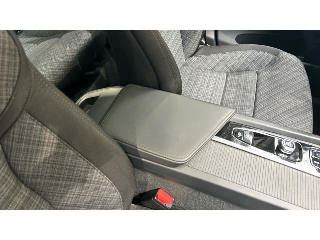 Volvo Xc60 T6 Recharge Core AWD Auto 257 kW (350 CV)