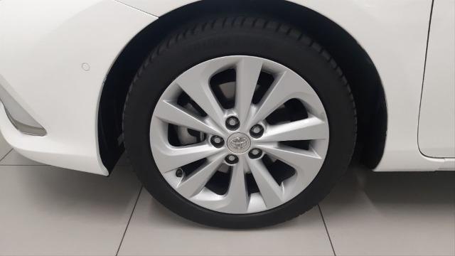 TOYOTA Auris 1.8 140H Advance Touring Sports