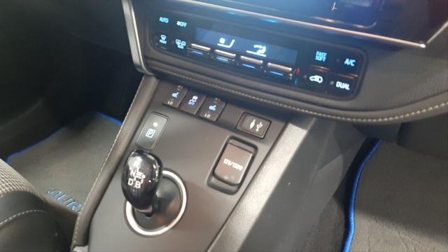 TOYOTA Auris 1.8 140H Advance Touring Sports