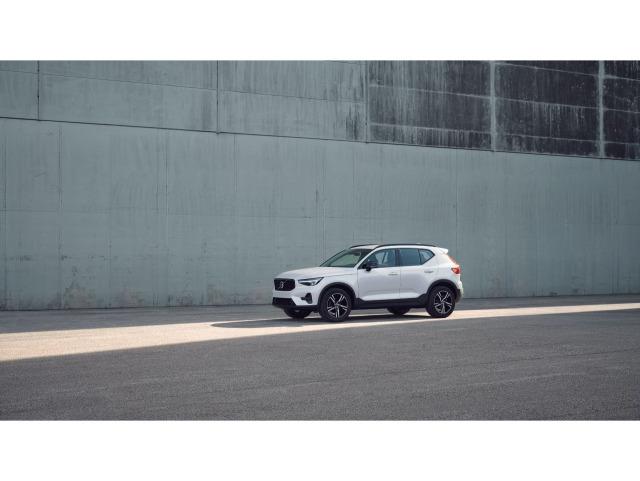 Volvo Xc40 B3 G Plus Dark Auto 120 kW (163 CV)