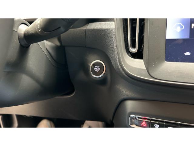 Volvo Xc40 T2 Essential Auto 95 kW (129 CV)