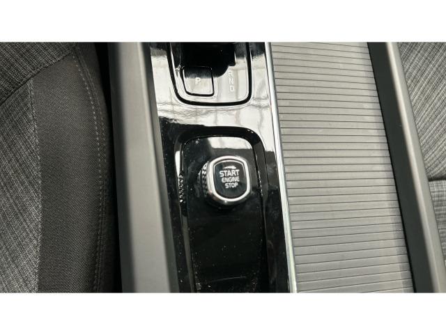 Volvo Xc60 T6 Recharge Core AWD Auto 257 kW (350 CV)