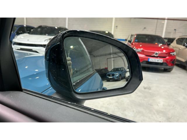 Volvo Xc40 B3 G Plus Dark Auto 120 kW (163 CV)