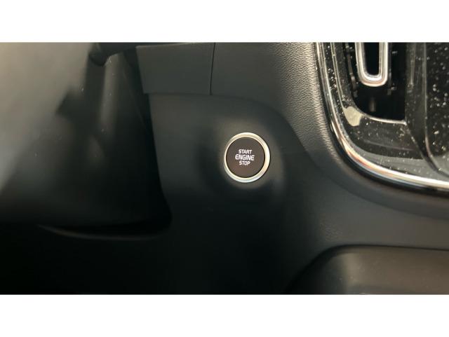 Volvo Xc40 B3 G Plus Dark Auto 120 kW (163 CV)