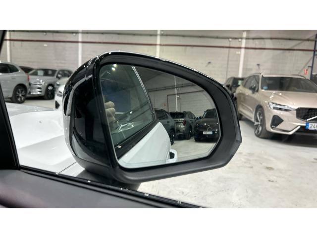 Volvo Xc40 B3 G Plus Dark Auto 120 kW (163 CV)