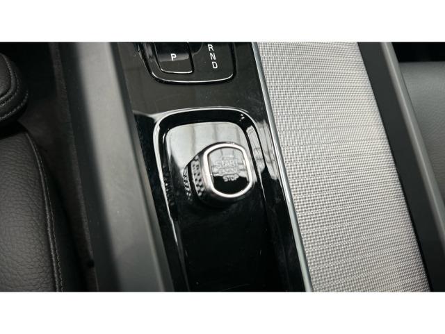 Volvo Xc60 B4 G Ultimate Dark Auto 145 kW (197 CV)