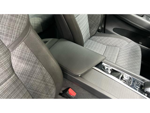 Volvo Xc60 T6 Recharge Core AWD Auto 257 kW (350 CV)