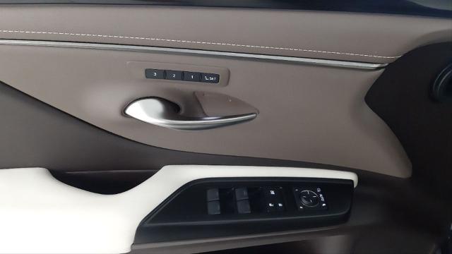 LEXUS Es 2.5 300h Executive