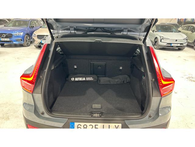 Volvo Xc40 T3 Momentum Pro Auto 120 kW (163 CV)