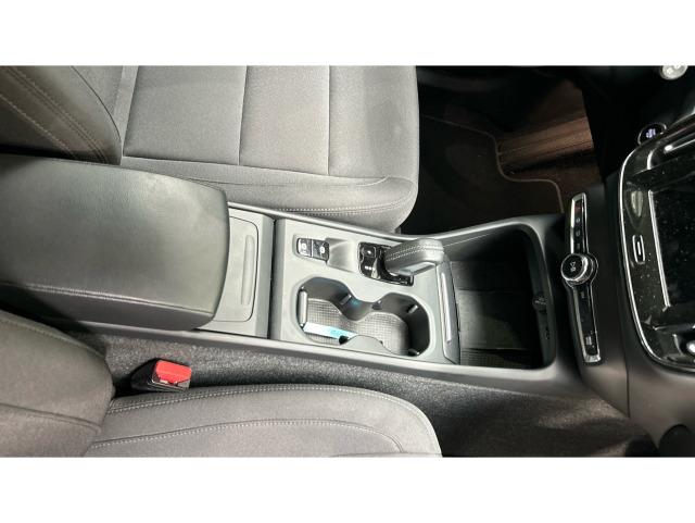 Volvo Xc40 T3 Momentum Pro Auto 120 kW (163 CV)
