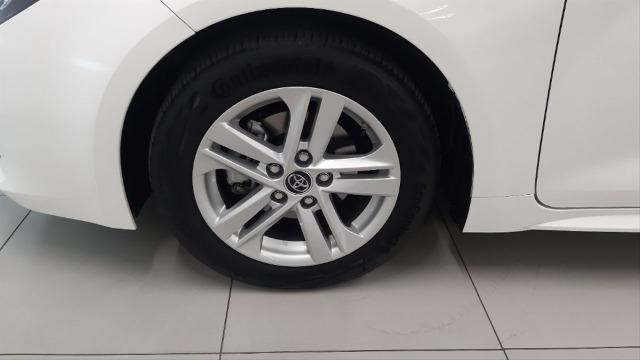 TOYOTA Corolla 1.8 125H ACTIVE ECVT