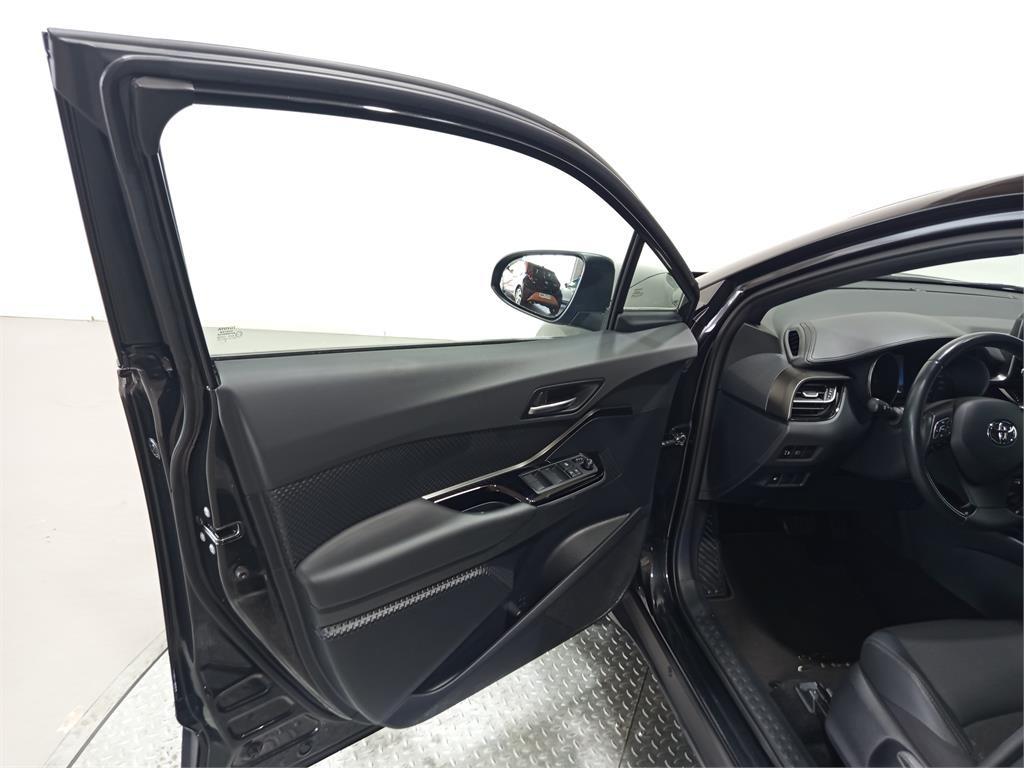 TOYOTA Toyota C-hr C-HR 180H Advance