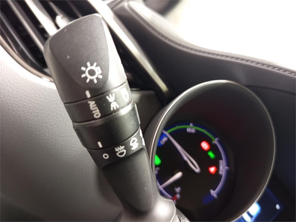 TOYOTA Toyota C-hr C-HR 180H Advance