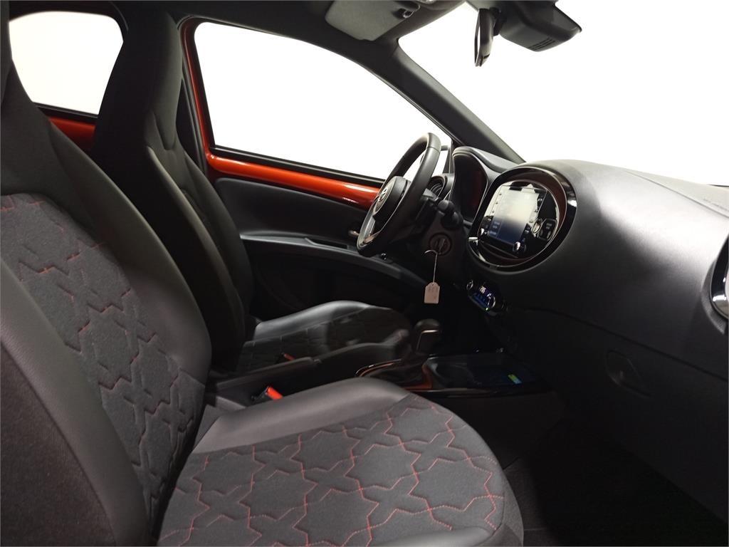 TOYOTA Aygo X Cross Trendy Edition