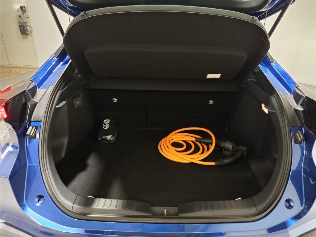 TOYOTA Toyota C-hr C-HR 220PH Advance