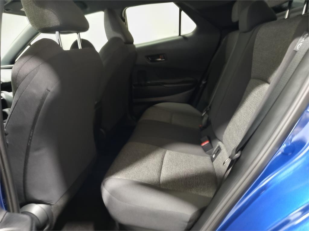 TOYOTA Toyota C-hr C-HR 220PH Advance