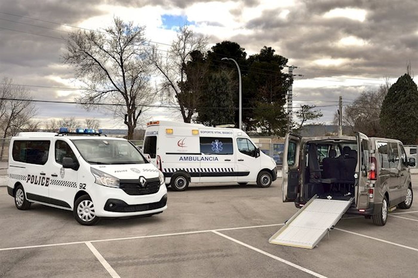 Llega a Alcalá de Henares la Caravana de vehículos adaptados de Renault