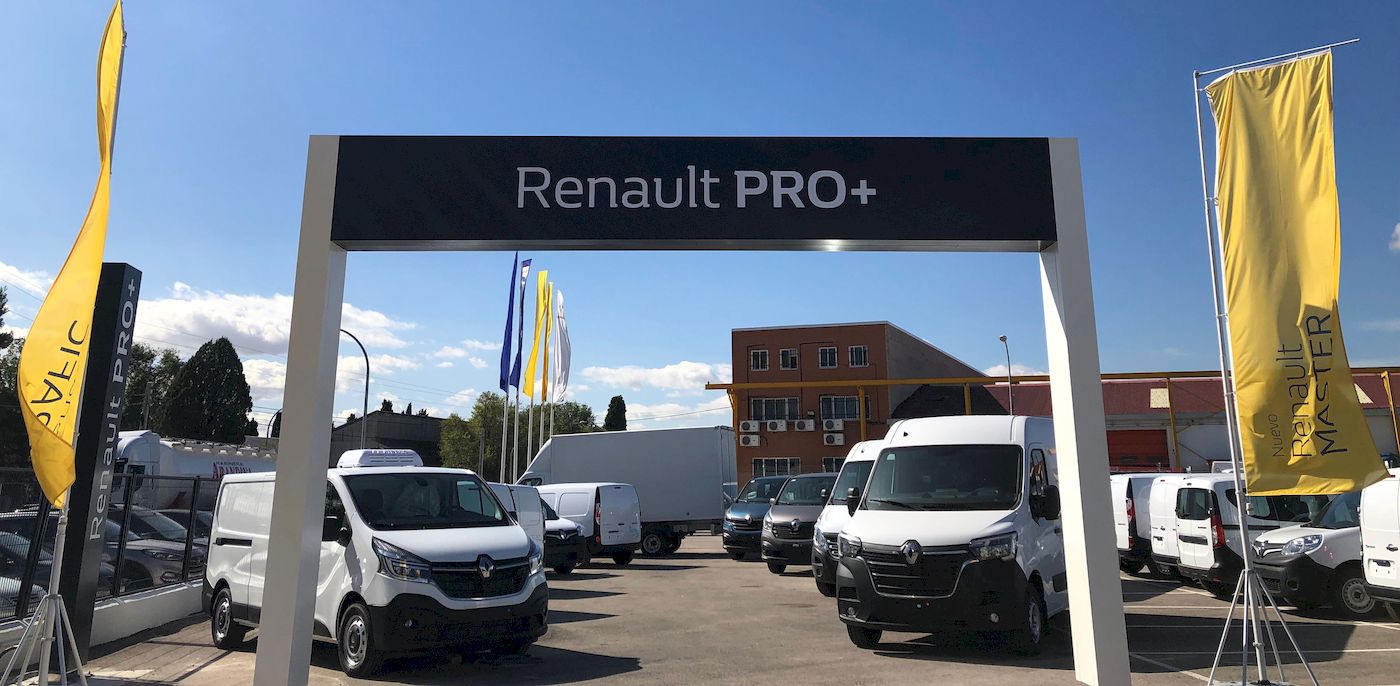 Llega a Alcalá de Henares la Caravana de vehículos adaptados de Renault